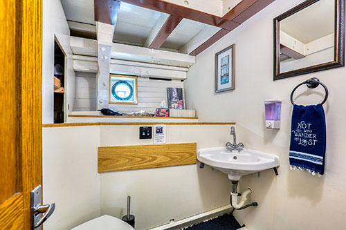 bath aboard MV Discovery to Alaska
